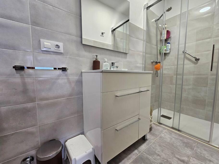 15A04 Duplex Y Garaje En Centro Apartment Лянес Екстериор снимка